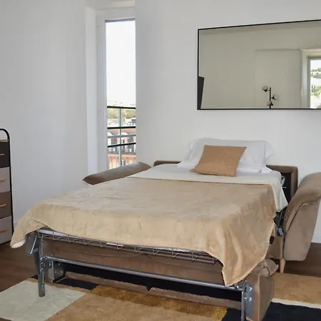 Attico Con Balcone E Vista Centro Citta 아파트